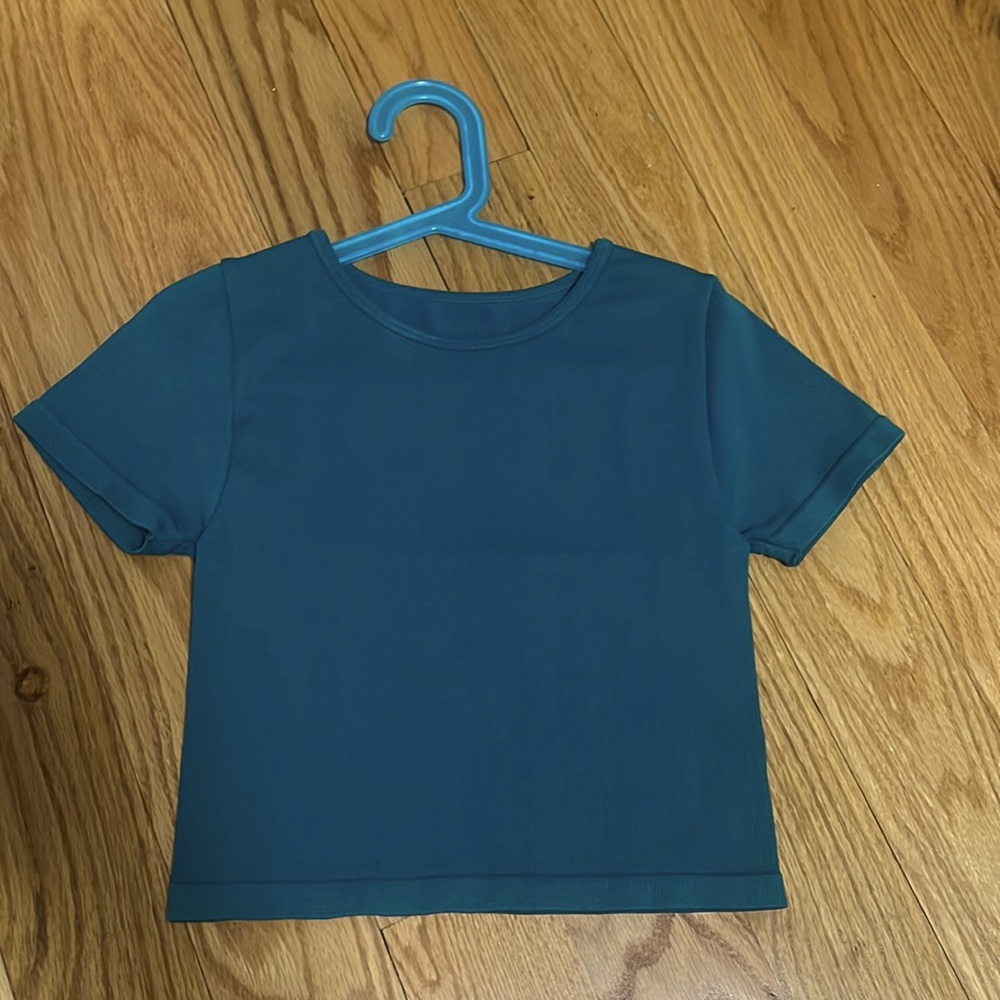 seamless xs crop top aeropostale